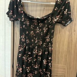 Heart Hips Womens Elastic Top Off Shoulder Black /Floral Shorts Jumper Size S